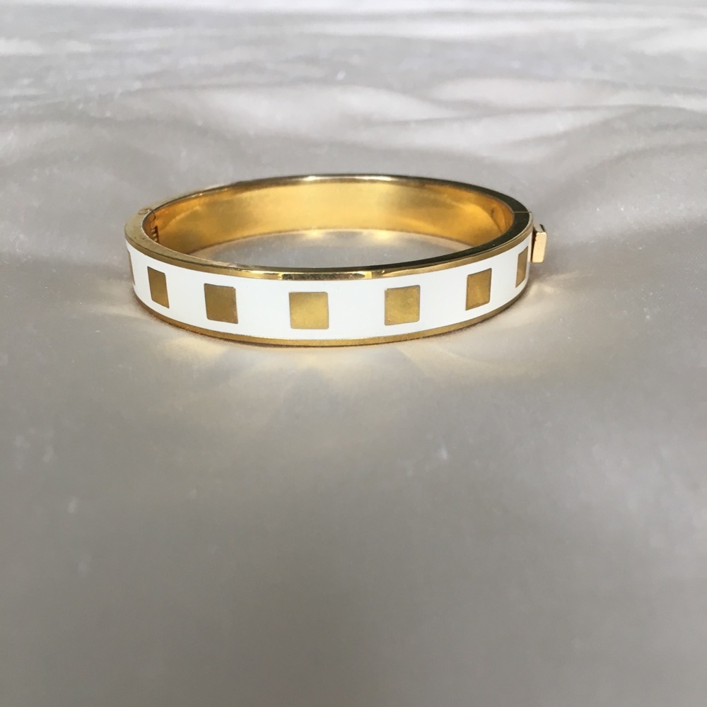 Vince Camuto clasp bracelet - Gold & White enamel